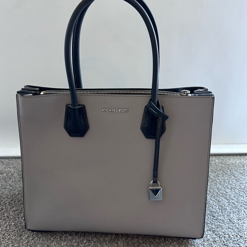 Michael Kors New handbag